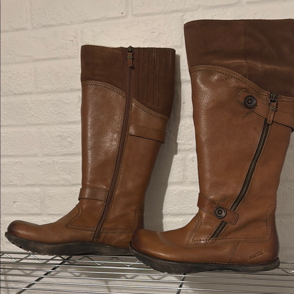 Earth shoes tall Brown Leather Boots with zipper